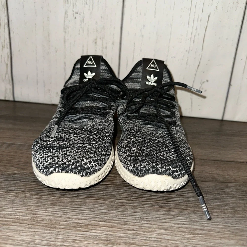 Pharrell x Tennis Hu Primeknit 'Oreo' - Picture 1 of 6